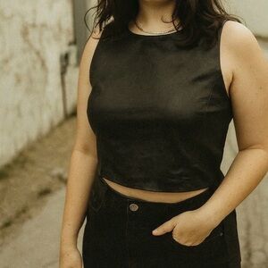 Alice + Olivia Lamb Leather Crop Top Womens Size XS Sleeveless Black Zip Back